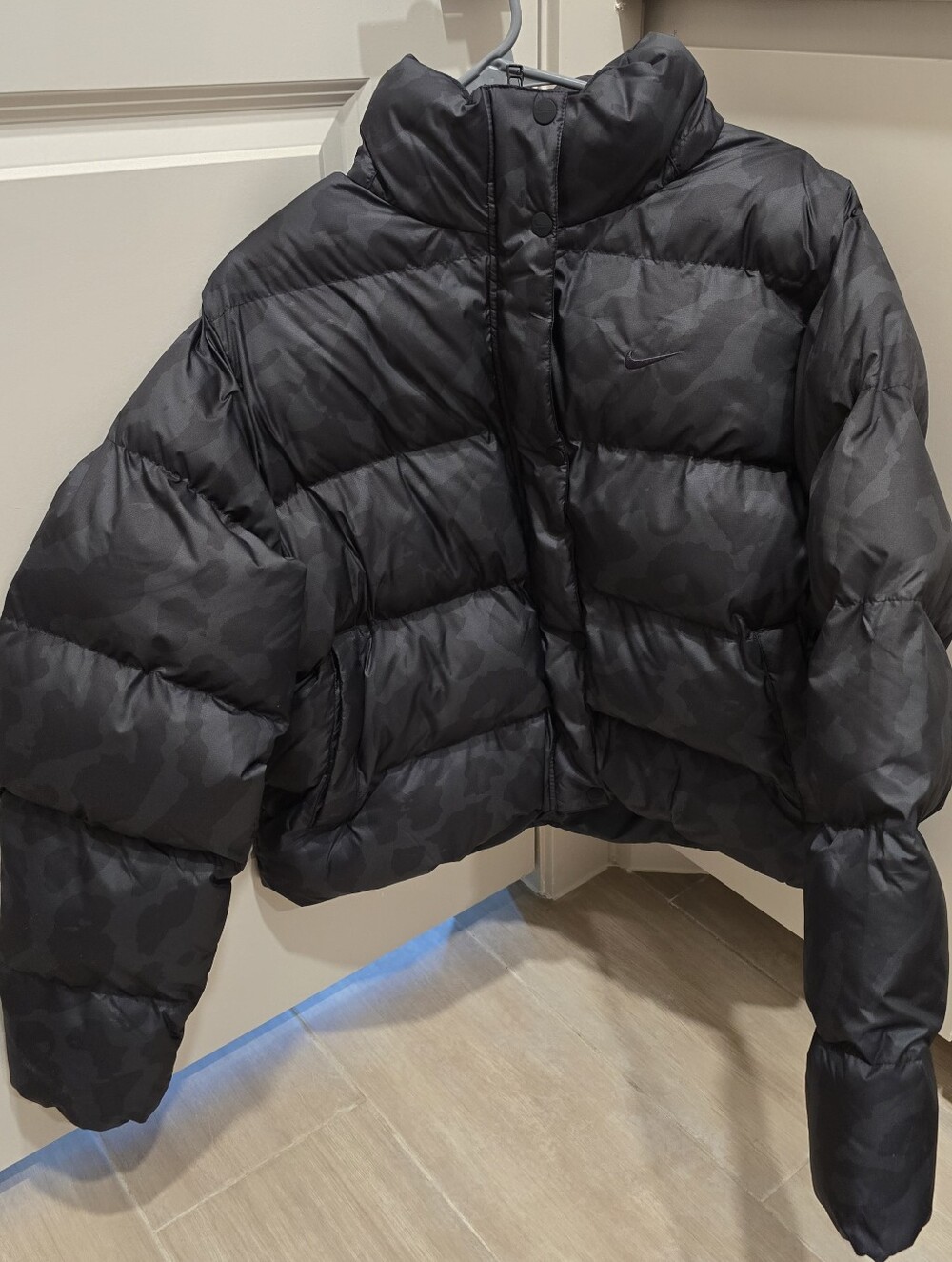 Nike Sportswear Therma-Fit Puffer Jacket Womens M Black HV5101-010 Camo